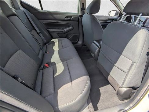 Used 2025 Nissan Altima 2.5 SV image 19