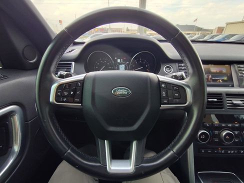 Used 2019 Land Rover Discovery Sport HSE image 18