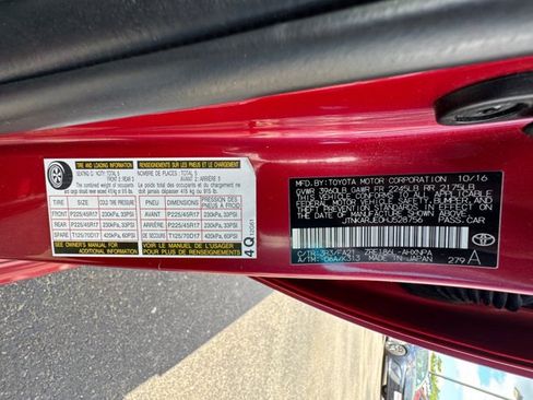 Used 2017 Toyota Corolla iM FWD image 28