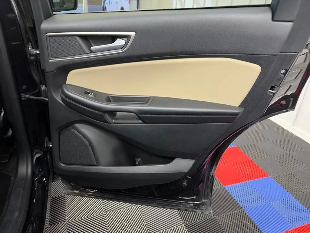 Used 2024 Ford Edge SEL AWD/4WD image 18