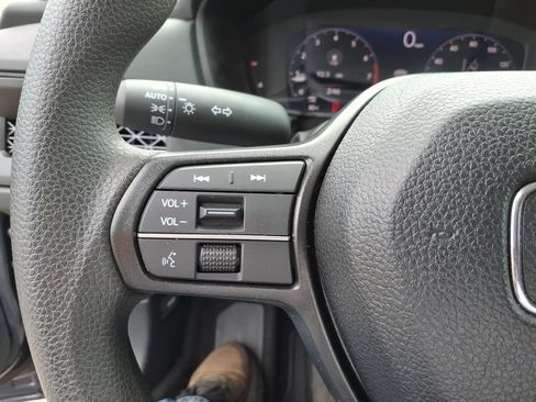 Used 2025 Honda Accord SE image 18