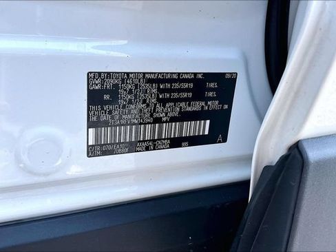 Used 2021 Toyota RAV4 XLE Premium AWD/4WD image 22