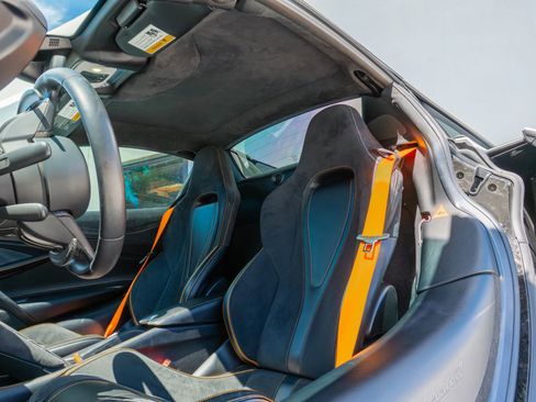 Used 2021 McLaren 720S Spider image 16