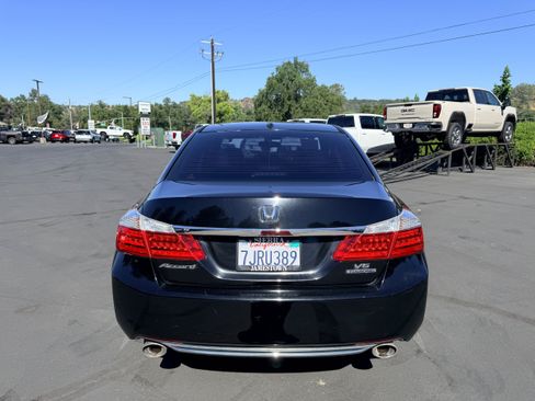 Used 2015 Honda Accord Touring image 7