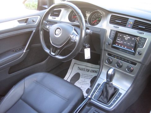 Used 2015 Volkswagen Golf S FWD image 24