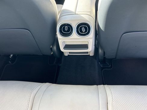 Used 2025 Mercedes-Benz C 300 Sedan image 27