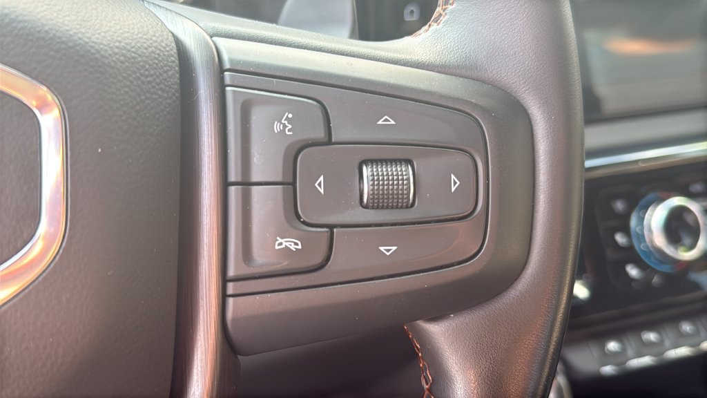 Used 2024 GMC Sierra 1500 AT4 w/ AT4 Premium Package AWD/4WD image 12