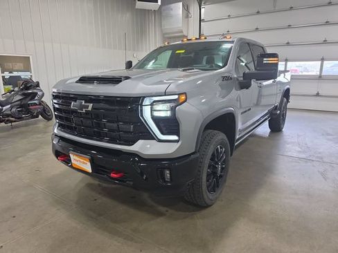 Used 2025 Chevrolet Silverado 3500 LTZ w/ LTZ Plus Package AWD/4WD image 4