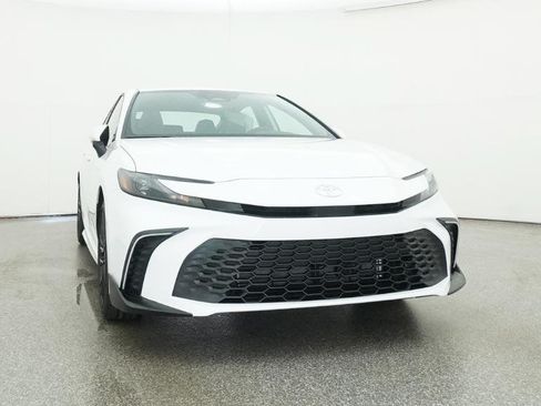 Used 2026 Toyota Camry SE FWD image 47