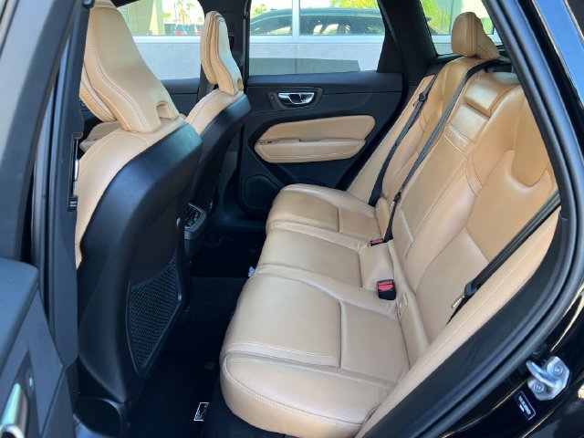 Used 2022 Volvo XC60 B5 Inscription w/ Advanced Package FWD image 28