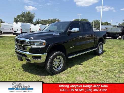 Used 2019 RAM 1500 Laramie AWD/4WD image 1