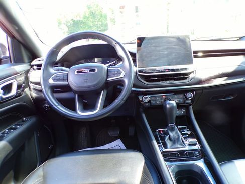 Certified 2022 Jeep Compass Latitude w/ Sun and Sound Group AWD/4WD image 17