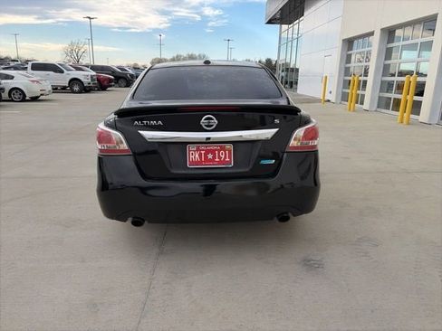 Used 2014 Nissan Altima 2.5 S w/ Display Audio Package image 4