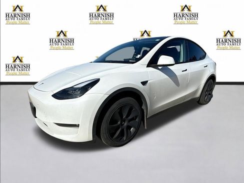 Used 2023 Tesla Model Y Long Range image 1
