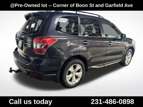 Used 2016 Subaru Forester 2.5i Limited AWD/4WD image 5