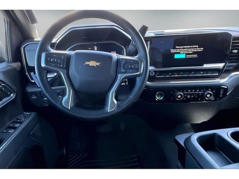 Used 2024 Chevrolet Silverado 1500 LT AWD/4WD image 9
