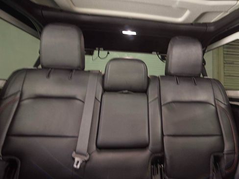 Used 2025 Jeep Wrangler Unlimited Rubicon AWD/4WD image 9
