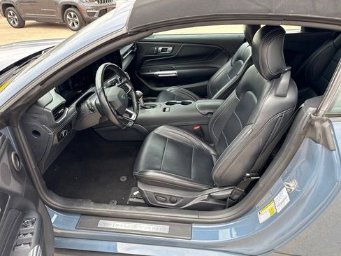Used 2025 Ford Mustang Premium RWD image 16