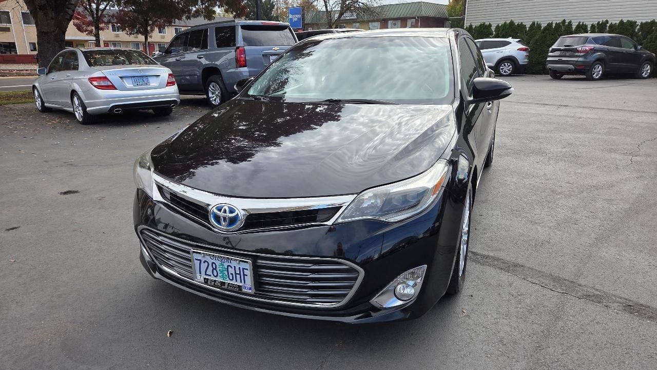 Used 2013 Toyota Avalon Limited FWD image 3
