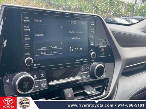 Used 2021 Toyota Highlander XLE AWD/4WD image 28