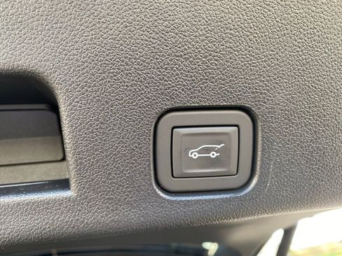 New 2026 Chevrolet Traverse LT w/ Midnight/Sport Edition AWD/4WD image 29