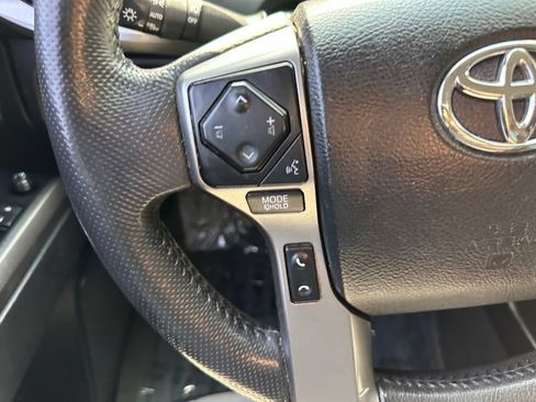 Used 2021 Toyota Tacoma SR5 AWD/4WD image 23