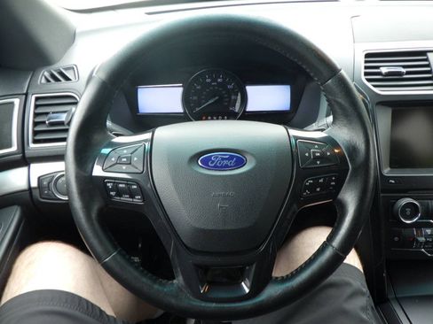 Used 2016 Ford Explorer XLT w/ Equipment Group 202A FWD image 25