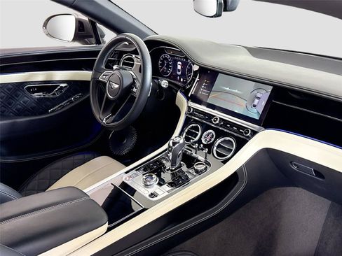 Used 2020 Bentley Continental GT V8 AWD/4WD image 28