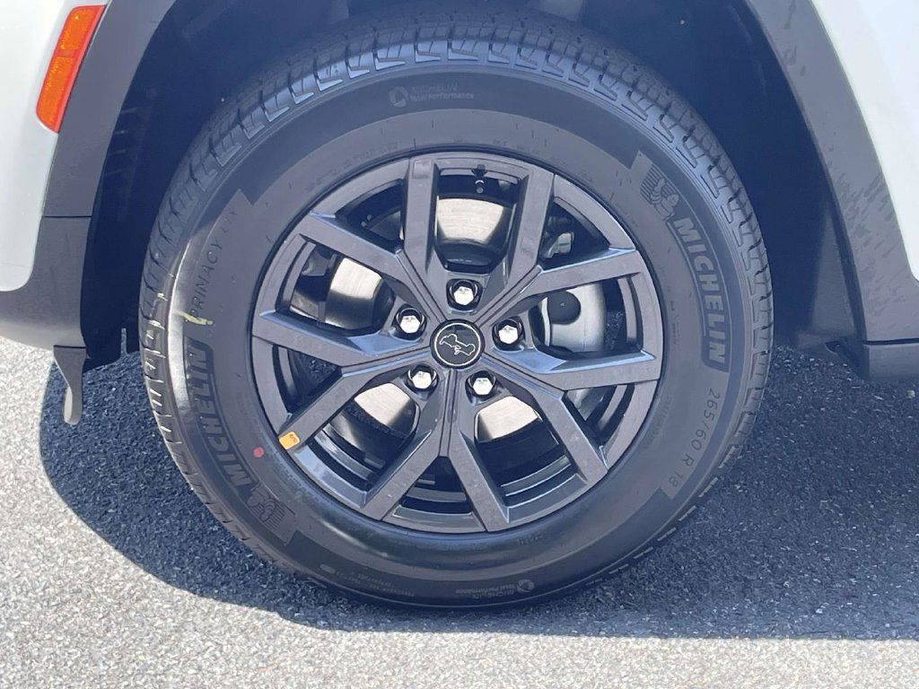 New 2027 Jeep Grand Cherokee Altitude AWD/4WD image 11
