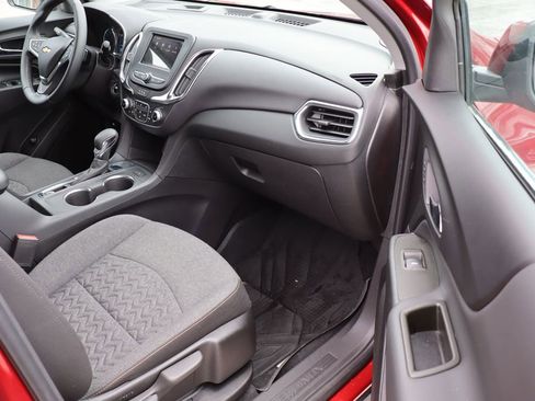 Used 2024 Chevrolet Equinox LT w/ LPO, Floor Liner Package image 40