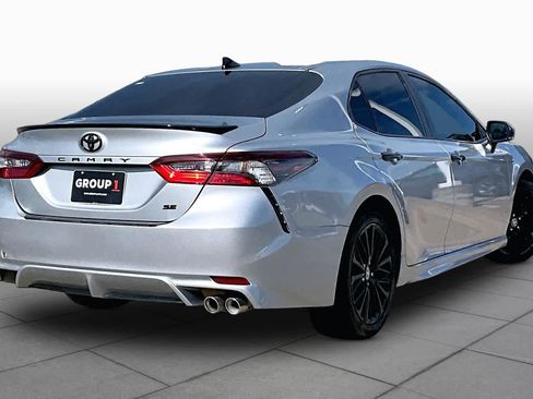 Used 2022 Toyota Camry SE FWD image 13