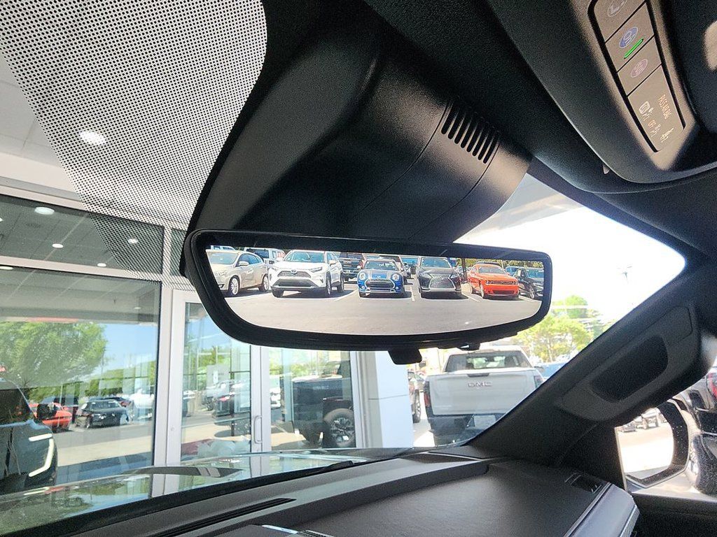 Certified 2025 GMC Yukon XL AT4 w/ AT4 Premium Plus Package AWD/4WD image 33