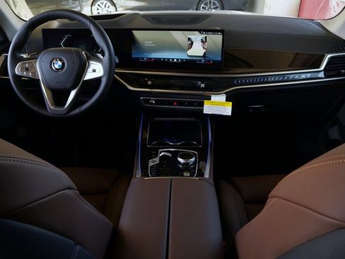Used 2026 BMW X7 xDrive40i AWD/4WD image 6