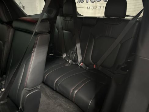 Used 2025 Honda Pilot Black Edition image 24