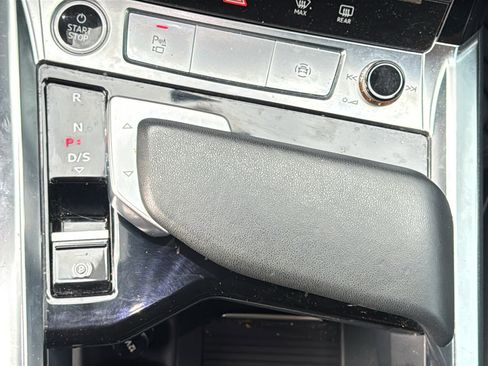 Used 2021 Audi e-tron Premium Plus w/ Premium Plus Package image 21