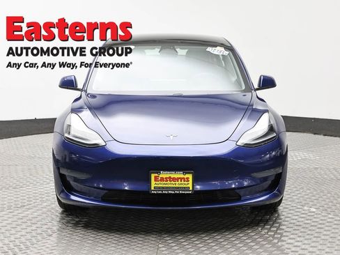 Used 2021 Tesla Model 3 Standard Range Plus image 2