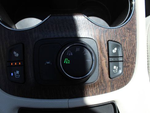 Used 2021 GMC Acadia Denali w/ Denali Technology Package AWD/4WD image 17