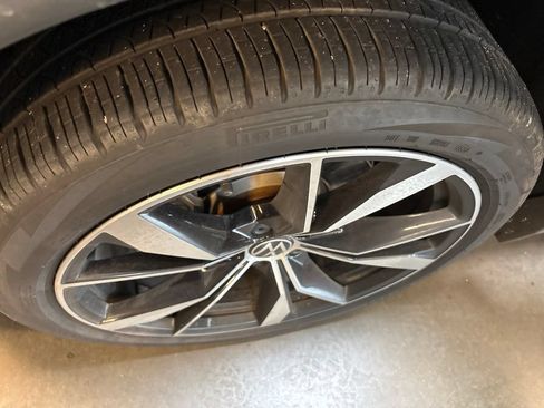 Used 2024 Volkswagen Tiguan SEL R-Line AWD/4WD image 2