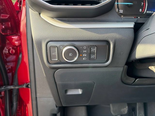 Used 2024 Ford Explorer XLT w/ Equipment Group 202A AWD/4WD image 13
