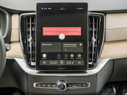 New 2026 Volvo XC90 T8 Plus image 17