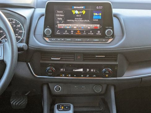 Used 2023 Nissan Rogue SV FWD image 18