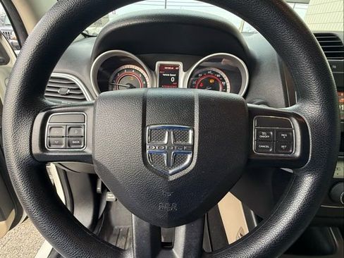 Used 2017 Dodge Journey SXT w/ Comfort/Convenience Group image 13