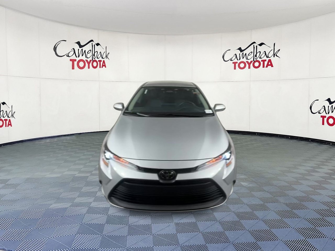 Used 2025 Toyota Corolla LE FWD image 5