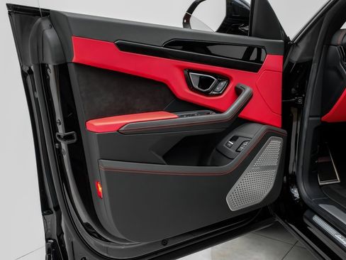 Used 2022 Lamborghini Urus image 41