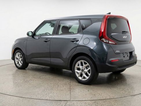 Used 2025 Kia Soul LX w/ LX Technology Package FWD image 6