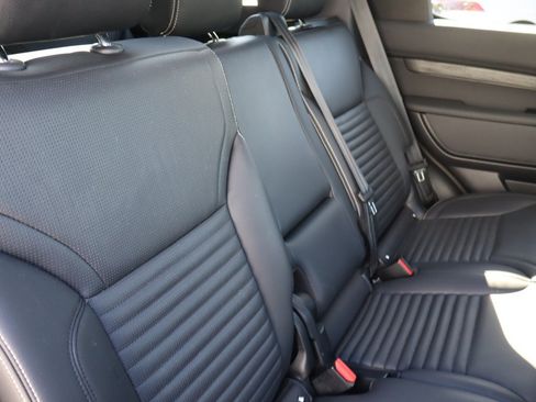 Used 2023 Land Rover Discovery S AWD/4WD image 21