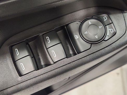 Used 2018 Chevrolet Equinox LT FWD image 22