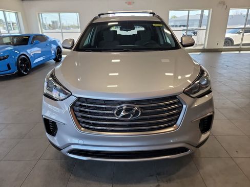 Used 2018 Hyundai Santa Fe SE w/ Cargo Package AWD/4WD image 2
