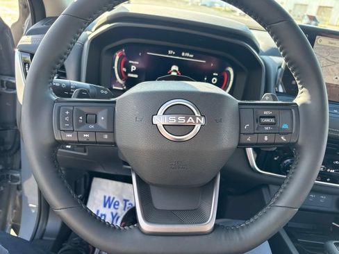 Used 2025 Nissan Rogue SL w/ Tech Package FWD image 7