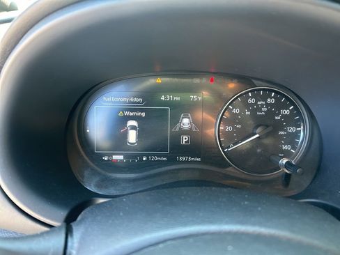 Used 2023 Nissan Kicks SR w/ SR Premium Package FWD image 15